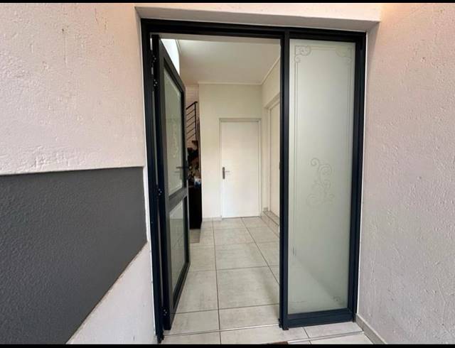 5 bed property to rent in NOORDHANG